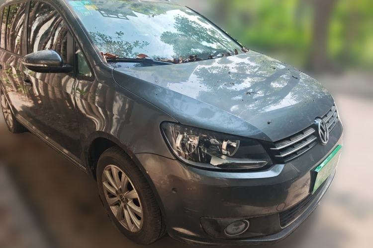 Used Volkswagen Touran 2013 1.4T DSG Smart Edition 5-seater Front Right 45 Deg