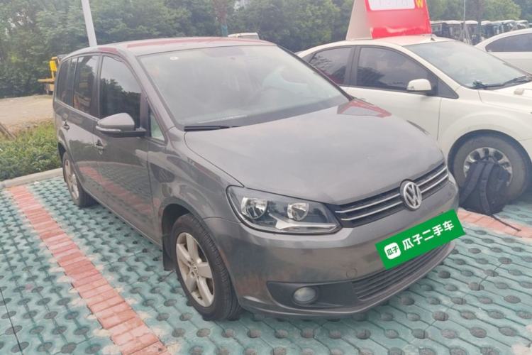 Used Volkswagen Touran 2013 1.4T Manual Fashion Edition 5 Seats Front Right 45 Deg
