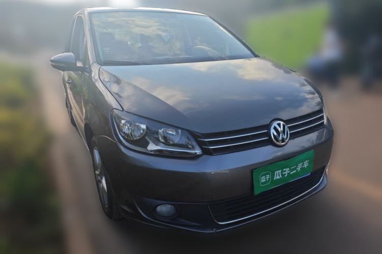 Used Volkswagen Touran 2013 1.4T Manual Fashion Edition 5 Seats Front Right 45 Deg