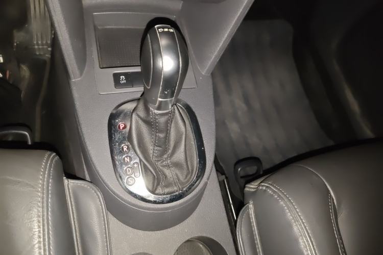 Used Volkswagen Touran 2013 1.4T DSG Comfort Edition 5-Seater Gear Lever