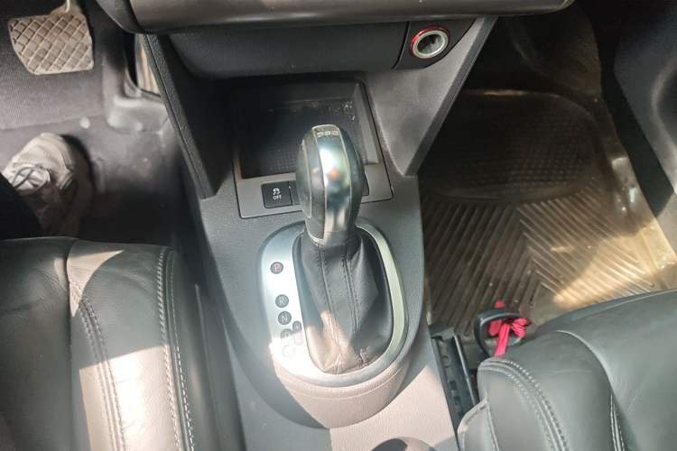 Used Volkswagen Touran 2013 1.4T DSG Smart Edition 5-seater Gear Lever