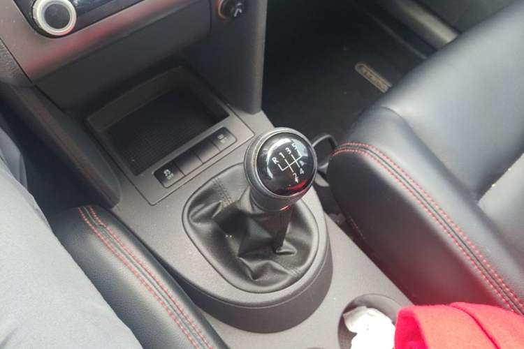 Used Volkswagen Touran 2013 1.4T Manual Fashion Edition 5 Seats Gear Lever