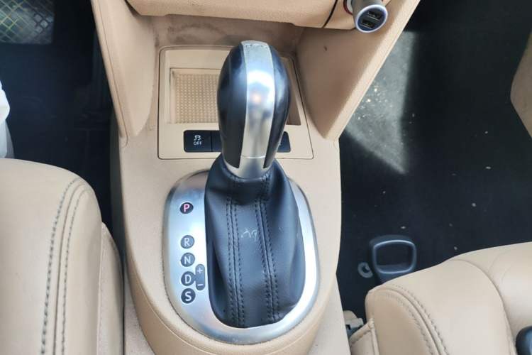 Used Volkswagen Touran 2013 1.4T DSG Comfort Edition 5-Seater Gear Lever