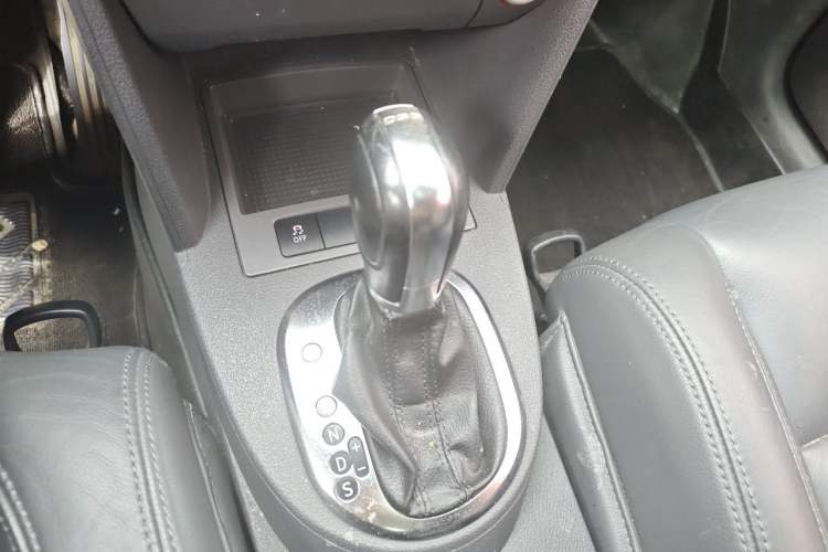 Used Volkswagen Touran 2013 1.4T DSG Comfort Edition 5-Seater Gear Lever