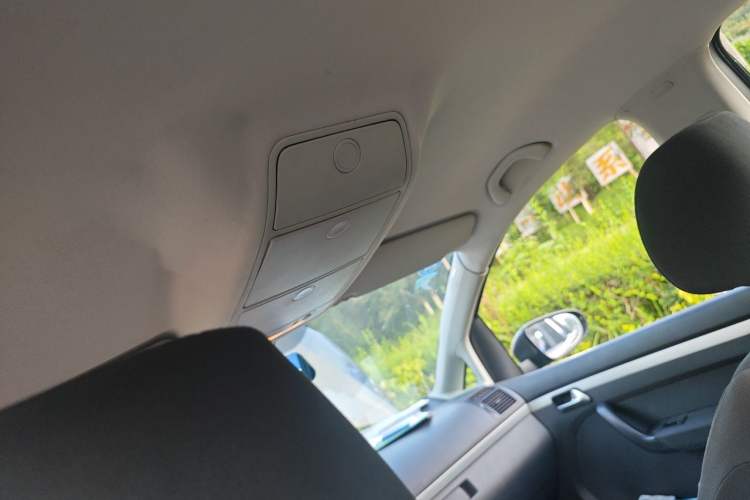 Used Volkswagen Touran 2013 1.4T Manual Fashion Edition 5 Seats Headliner