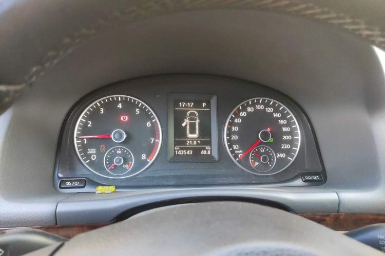 Used Volkswagen Touran 2013 1.4T DSG Smart Edition 5-seater Instrument Cluster