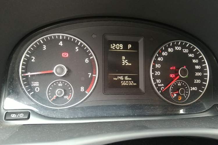 Used Volkswagen Touran 2013 1.4T DSG Comfort Edition 5-Seater Instrument Cluster