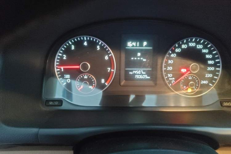 Used Volkswagen Touran 2013 1.4T DSG Comfort Edition 5-Seater Instrument Cluster