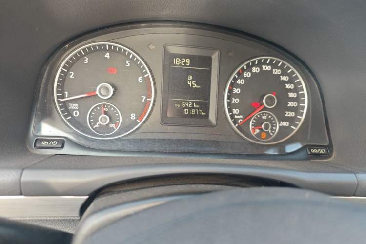 Used Volkswagen Touran 2013 1.4T Manual Fashion Edition 5 Seats Instrument Cluster