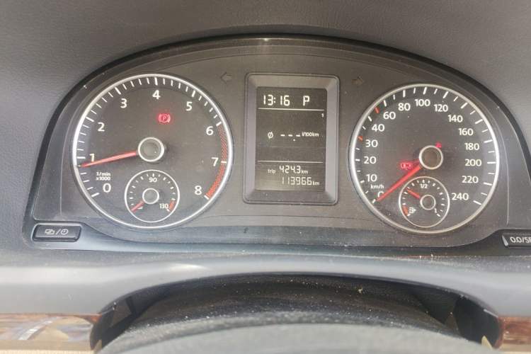 Used Volkswagen Touran 2013 1.4T DSG Comfort Edition 5-Seater Instrument Cluster