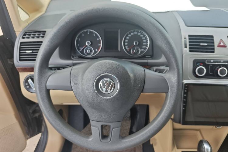Used Volkswagen Touran 2013 1.4T DSG Comfort Edition 5-Seater Interior 1