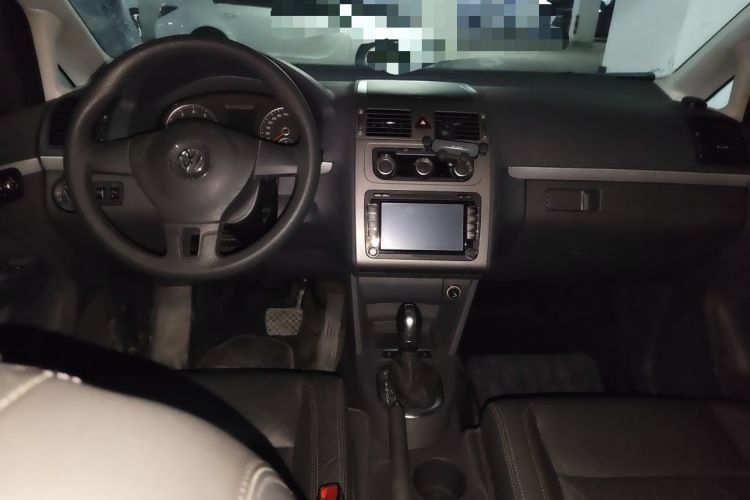 Used Volkswagen Touran 2013 1.4T DSG Comfort Edition 5-Seater Interior 2