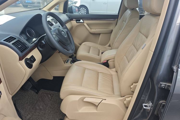 Used Volkswagen Touran 2013 1.4T DSG Comfort Edition 5-Seater Interior 4