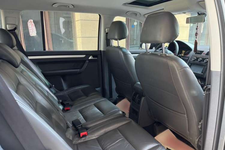 Used Volkswagen Touran 2013 1.4T DSG Comfort Edition 5-Seater Interior 4