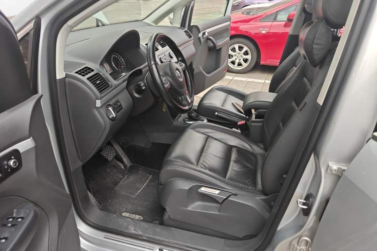Used Volkswagen Touran 2013 1.4T DSG Crystal Edition 5-Seater Left Front Seat