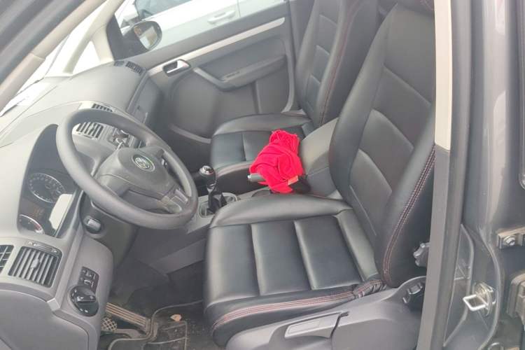 Used Volkswagen Touran 2013 1.4T Manual Fashion Edition 5 Seats Left Front Seat
