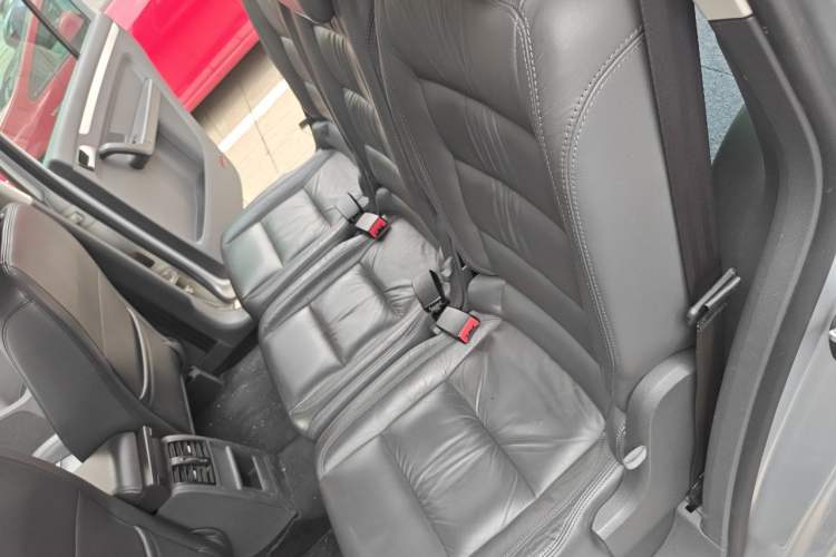 Used Volkswagen Touran 2013 1.4T DSG Crystal Edition 5-Seater Left Rear Seat