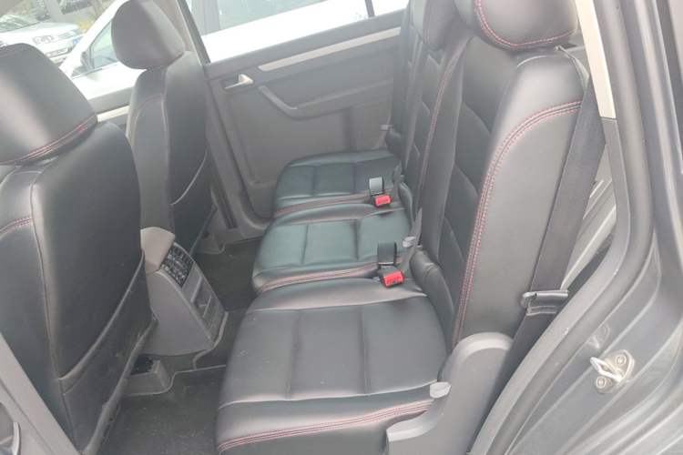 Used Volkswagen Touran 2013 1.4T Manual Fashion Edition 5 Seats Left Rear Seat