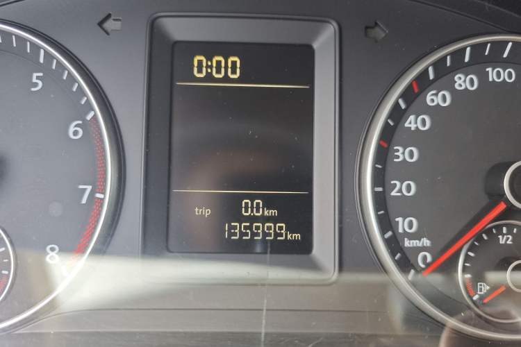 Used Volkswagen Touran 2013 1.4T DSG Comfort Edition 5-Seater Odometer Close Up