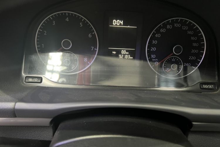 Used Volkswagen Touran 2013 1.4T DSG Comfort Edition 5-Seater Odometer Close Up