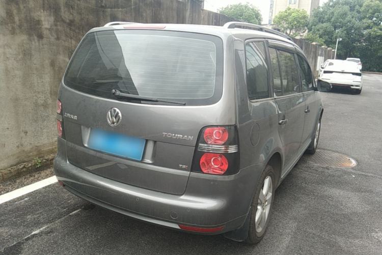 Used Volkswagen Touran 2013 1.4T DSG Comfort Edition 5-Seater Rear Right 45 Deg