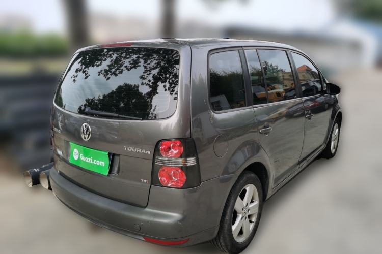 Used Volkswagen Touran 2013 1.4T Manual Fashion Edition 5 Seats Rear Right 45 Deg