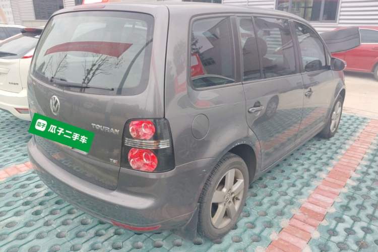 Used Volkswagen Touran 2013 1.4T Manual Fashion Edition 5 Seats Rear Right 45 Deg