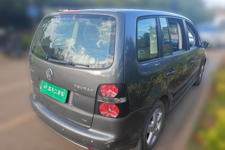 Used Volkswagen Touran 2013 1.4T Manual Fashion Edition 5 Seats Rear Right 45 Deg