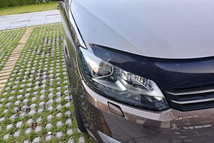 Used Volkswagen Touran 2013 1.4T DSG Crystal Edition 5-Seater Right Front Headlight
