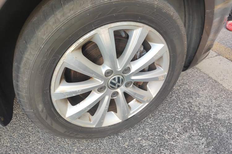 Used Volkswagen Touran 2013 1.4T DSG Smart Edition 5-seater Right Front Wheel Hub