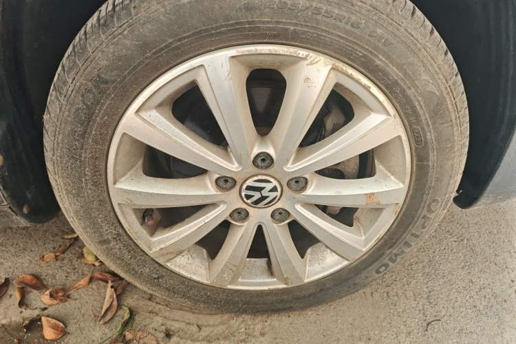 Used Volkswagen Touran 2013 1.4T DSG Smart Edition 5-seater Right Front Wheel Hub