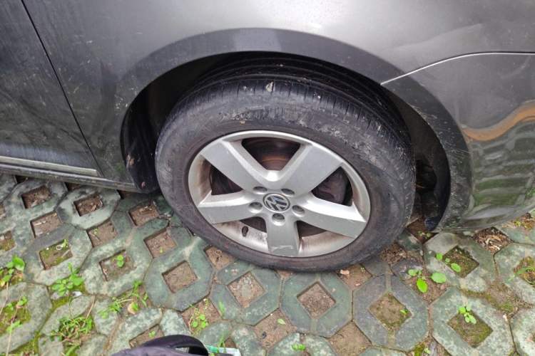Used Volkswagen Touran 2013 1.4T DSG Comfort Edition 5-Seater Right Front Wheel Hub