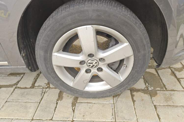 Used Volkswagen Touran 2013 1.4T DSG Comfort Edition 5-Seater Right Front Wheel Hub