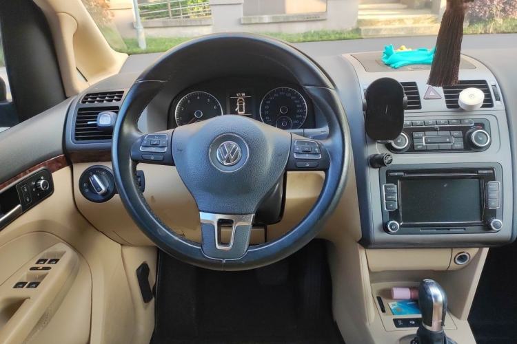 Used Volkswagen Touran 2013 1.4T DSG Smart Edition 5-seater Steering Wheel