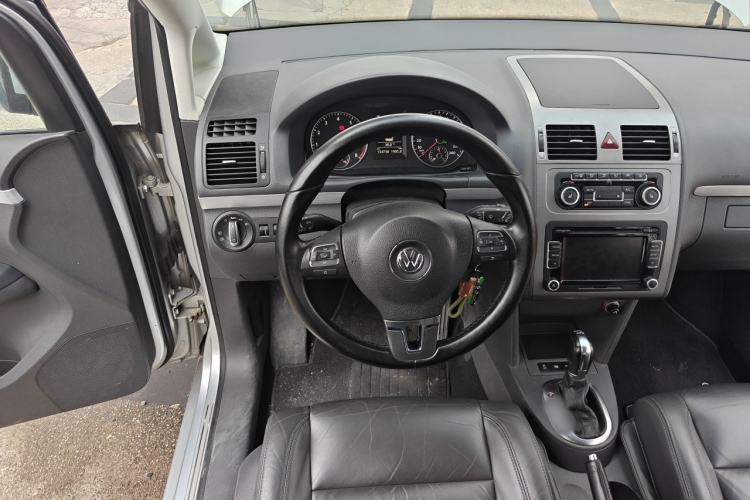 Used Volkswagen Touran 2013 1.4T DSG Crystal Edition 5-Seater Steering Wheel