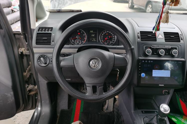 Used Volkswagen Touran 2013 1.4T Manual Fashion Edition 5 Seats Steering Wheel