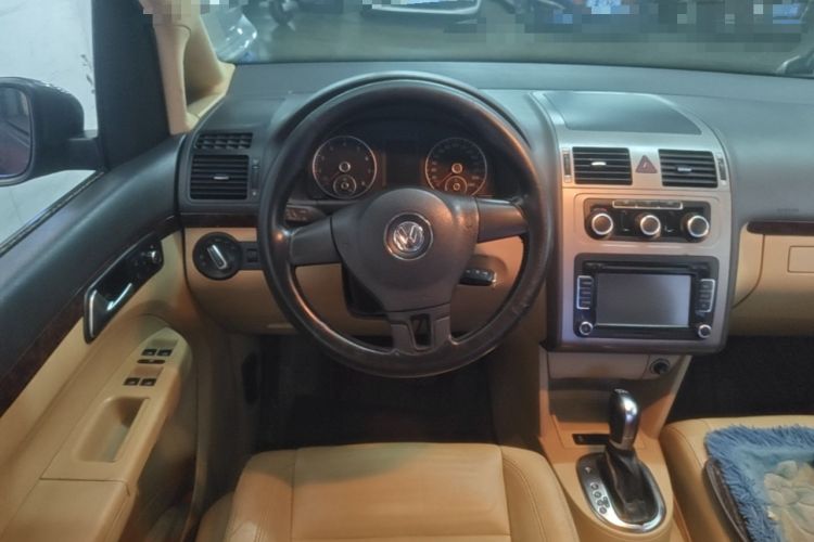 Used Volkswagen Touran 2013 1.4T DSG Comfort Edition 5-Seater Steering Wheel