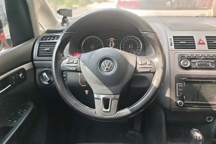 Used Volkswagen Touran 2013 1.4T DSG Smart Edition 5-seater Steering Wheel
