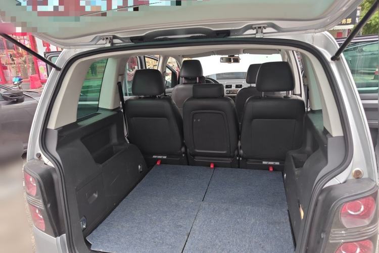 Used Volkswagen Touran 2013 1.4T DSG Crystal Edition 5-Seater Trunk