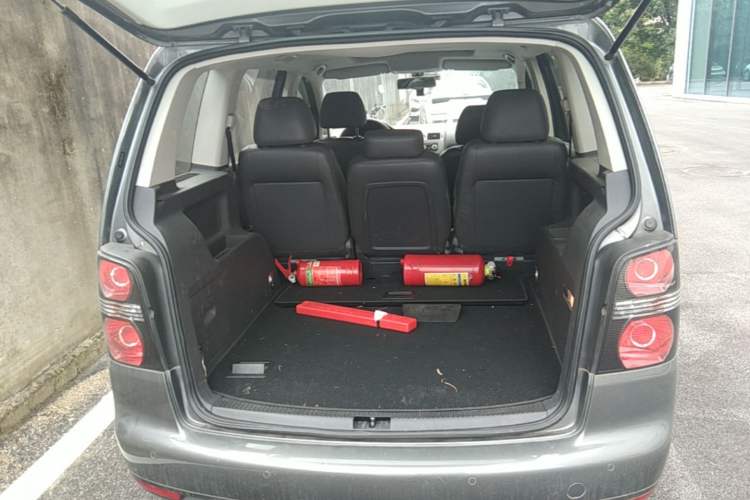 Used Volkswagen Touran 2013 1.4T DSG Comfort Edition 5-Seater Trunk
