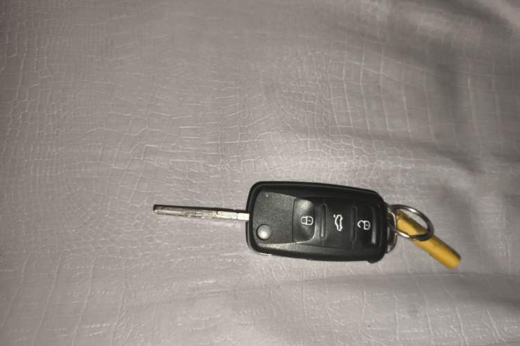 Used Volkswagen Touran 2013 1.4T Manual Fashion Edition 5 Seats Vehicle Key