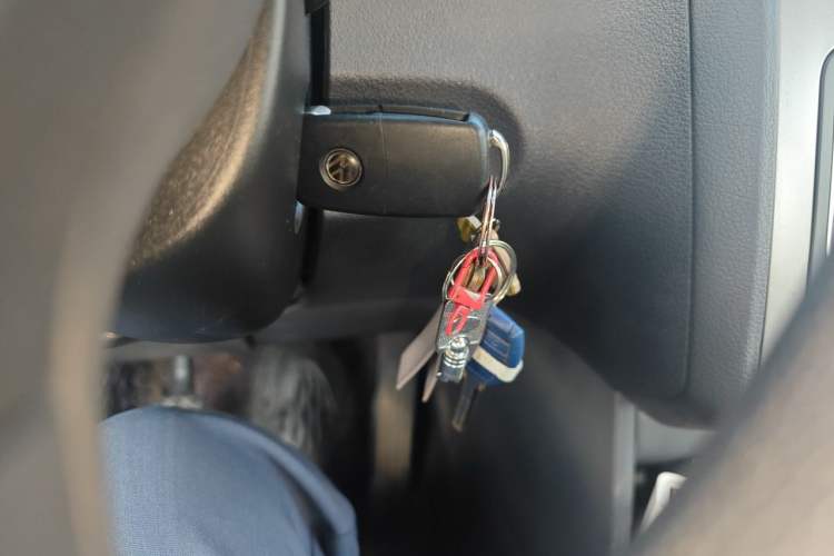Used Volkswagen Touran 2013 1.4T Manual Fashion Edition 5 Seats Vehicle Key