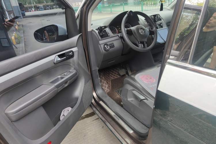 Used Volkswagen Touran 2013 1.4T DSG Comfort Edition 5-Seater Driver Seat