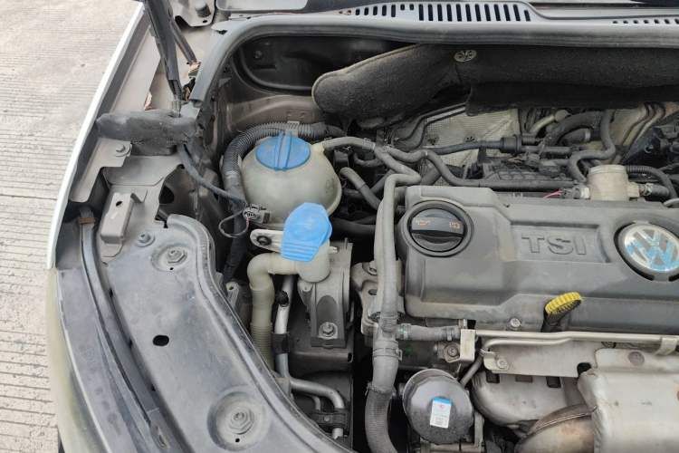 Used Volkswagen Touran 2013 1.4T DSG Comfort Edition 5-Seater Engine Bay Right