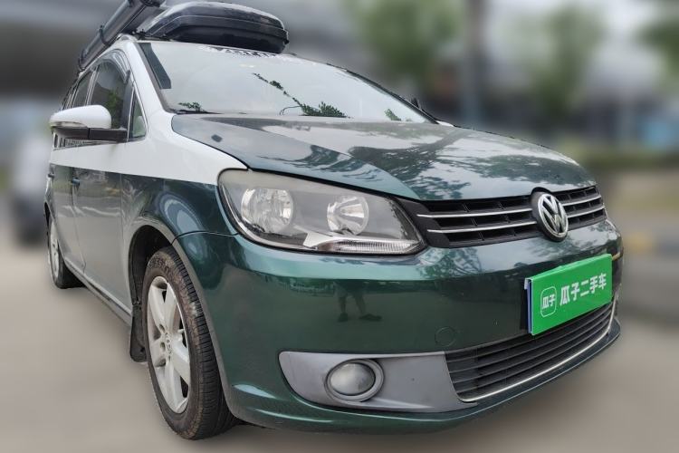 Used Volkswagen Touran 2013 1.4T DSG Comfort Edition 5-Seater Front Right 45 Deg