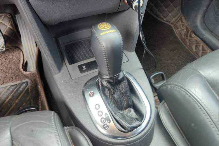Used Volkswagen Touran 2013 1.4T DSG Comfort Edition 5-Seater Gear Lever
