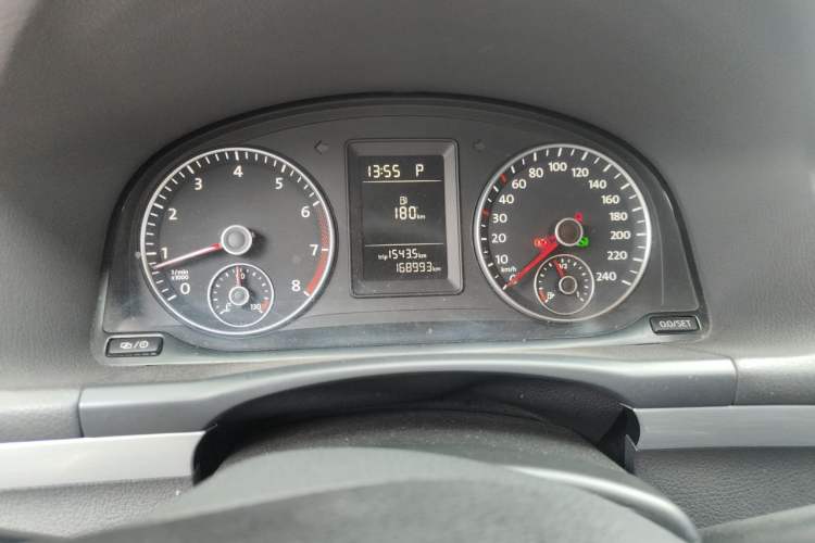 Used Volkswagen Touran 2013 1.4T DSG Comfort Edition 5-Seater Odometer Close Up