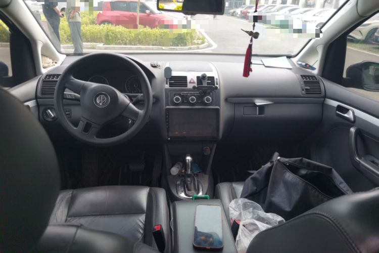 Used Volkswagen Touran 2013 1.4T DSG Comfort Edition 5-Seater Center Console