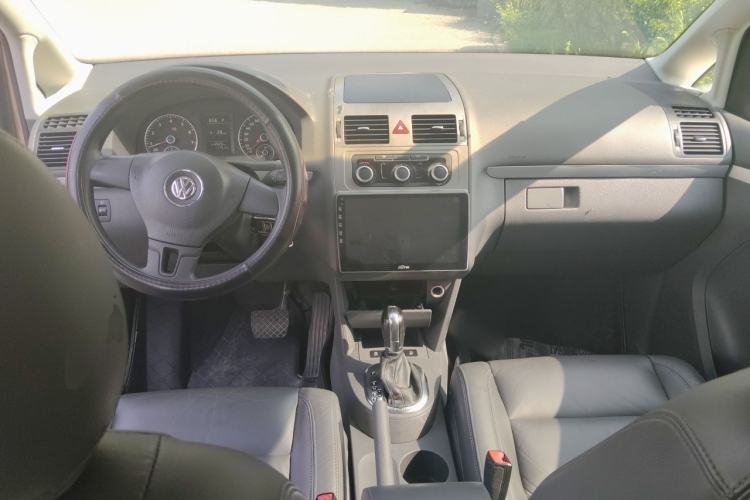 Used Volkswagen Touran 2013 1.4T DSG Comfort Edition 5-Seater Center Console