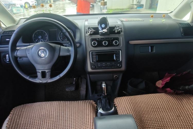 Used Volkswagen Touran 2013 1.4T DSG Comfort Edition 5-Seater Center Console